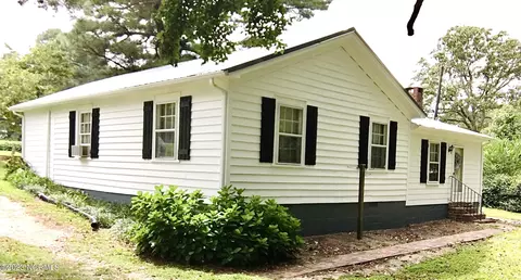 83 Woods Pond Ln, Dunn, NC 28334