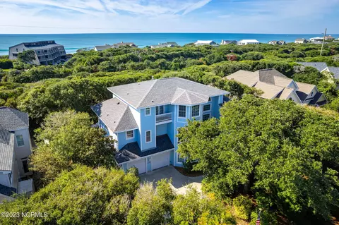 575 Coral Ridge Rd, Pine Knoll Shores, NC 28512