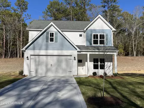 214 Brisbane Dr, Aberdeen, NC 28315