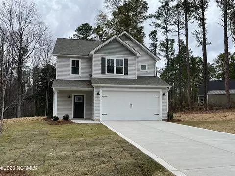 230 Brisbane Dr, Aberdeen, NC 28315