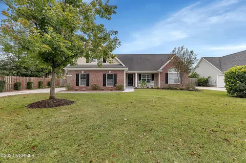 8632 Plantation Landing Dr, Wilmington, NC 28411