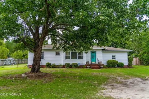 392 Louis Breeden Blvd, Hamlet, NC 28345