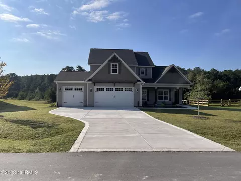 163 Amelia Dr, Carthage, NC 28327