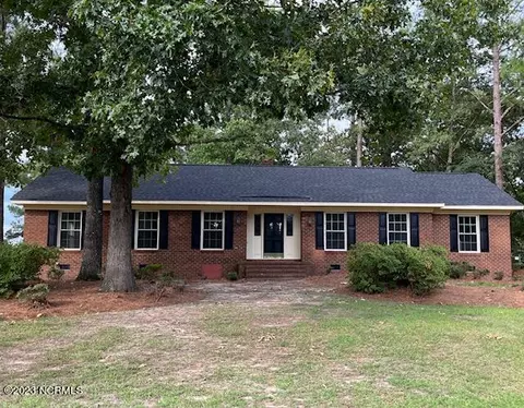 1307 Birchwood Dr, Nashville, NC 27856