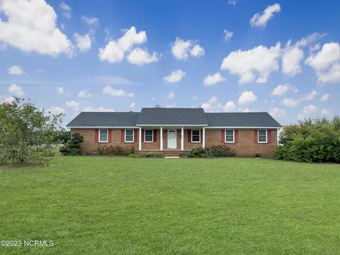 446 Gliden Rd, Hobbsville, NC 27946
