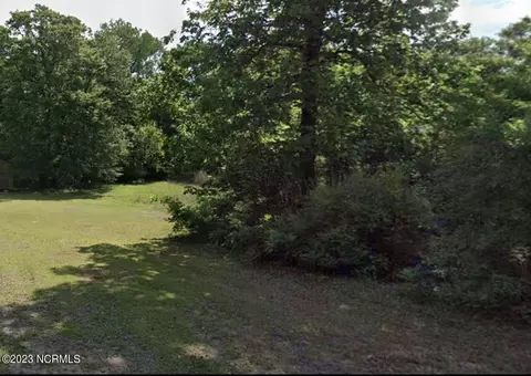 412 Creek Shore Dr, Grifton, NC 28530