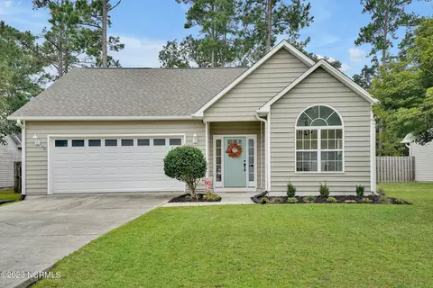 112 Southern Magnolia Ct, Hampstead, NC 28443