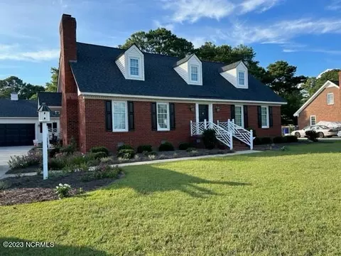 106 Woodfield Dr, Nashville, NC 27856
