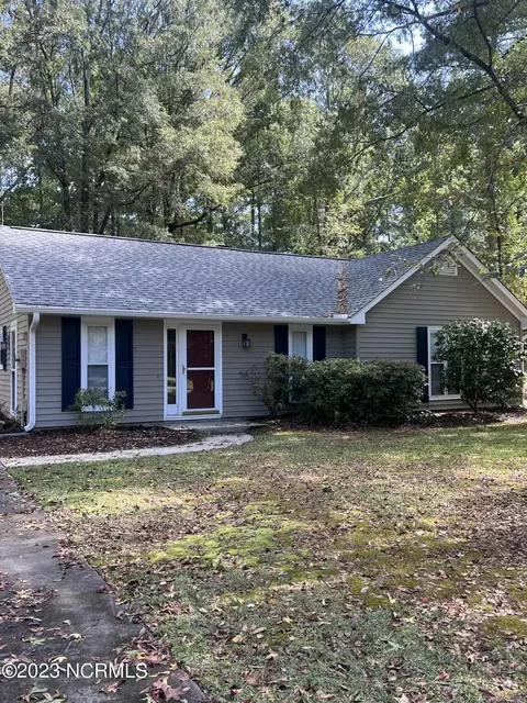 1423 Kings Rd, Greenville, NC 27834