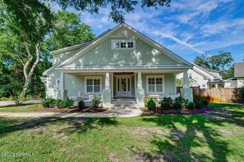 1828 Middle Sound Loop Rd, Wilmington, NC 28411