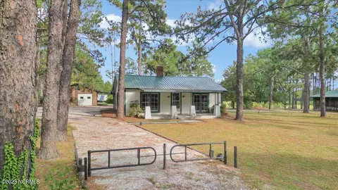 15445 Us Highway 15 501, Aberdeen, NC 28315