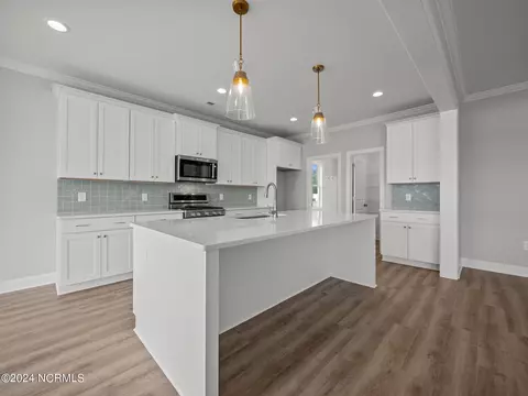 Kitchen - 206 Coastline Cir, Cedar Point, NC 28584 photo 1 of 2