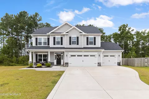 626 High Tide Dr, Sneads Ferry, NC 28460