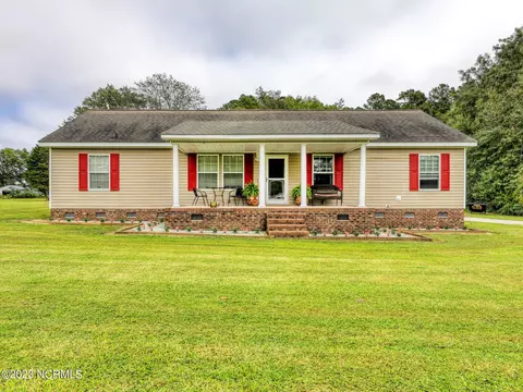 1774 Old Washington Rd, Vanceboro, NC 28586