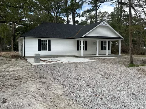 100 Baxter Grove Rd, Moyock, NC 27958