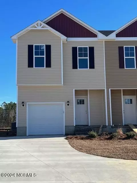 241 Shallowbag Ln, Jacksonville, NC 28546