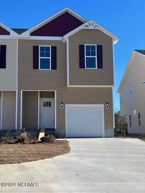 243 Shallowbag Ln, Jacksonville, NC 28546