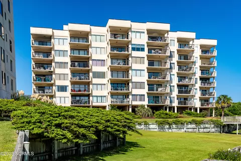 8801 Reed Dr #315, Emerald Isle, NC 28594