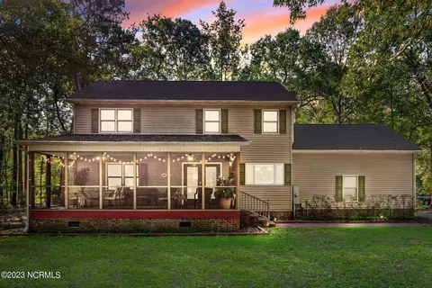 117 Arbor Dr, Washington, NC 27889