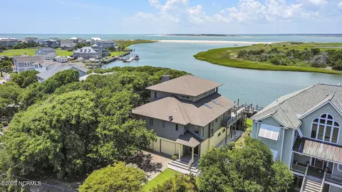 313 Channel Dr, Emerald Isle, NC 28594