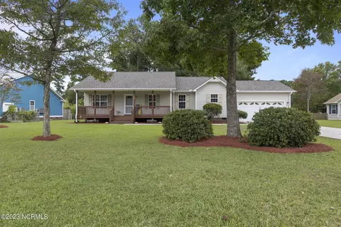 104 River Reach Dr W, Swansboro, NC 28584