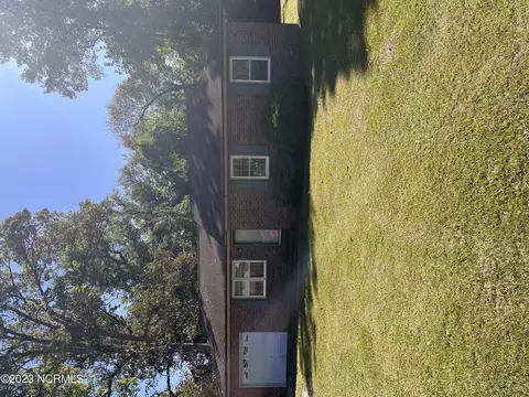 320 Pinewood Ct, Jacksonville, NC 28546