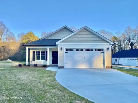 1029 Thompson Dr, Four Oaks, NC 27524