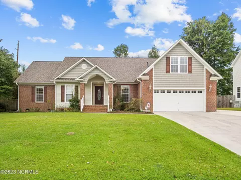 107 Runnymeade Dr, Jacksonville, NC 28540