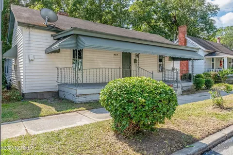 907 E Caswell St, Kinston, NC 28501