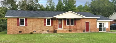 409 Duggins Dr, Kinston, NC 28501