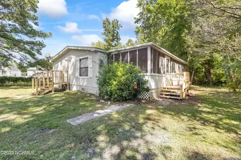 103 Myrtle Ct, Hampstead, NC 28443 photo 2