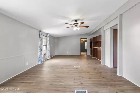 103 Myrtle Ct, Hampstead, NC 28443 photo 3