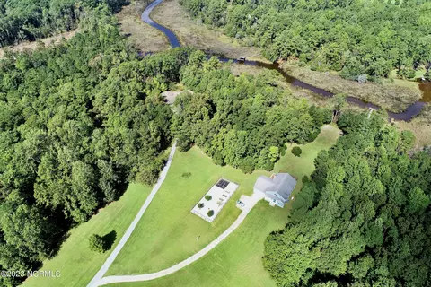158 Fisher Turnpike Rd, Arapahoe, NC 28510