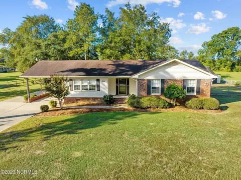 2114 Westwood Dr, Kinston, NC 28504