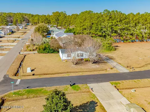 898 Birdie Ct, Carolina Shores, NC 28467