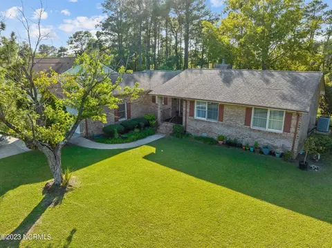 1012 Yacht Ct, New Bern, NC 28560