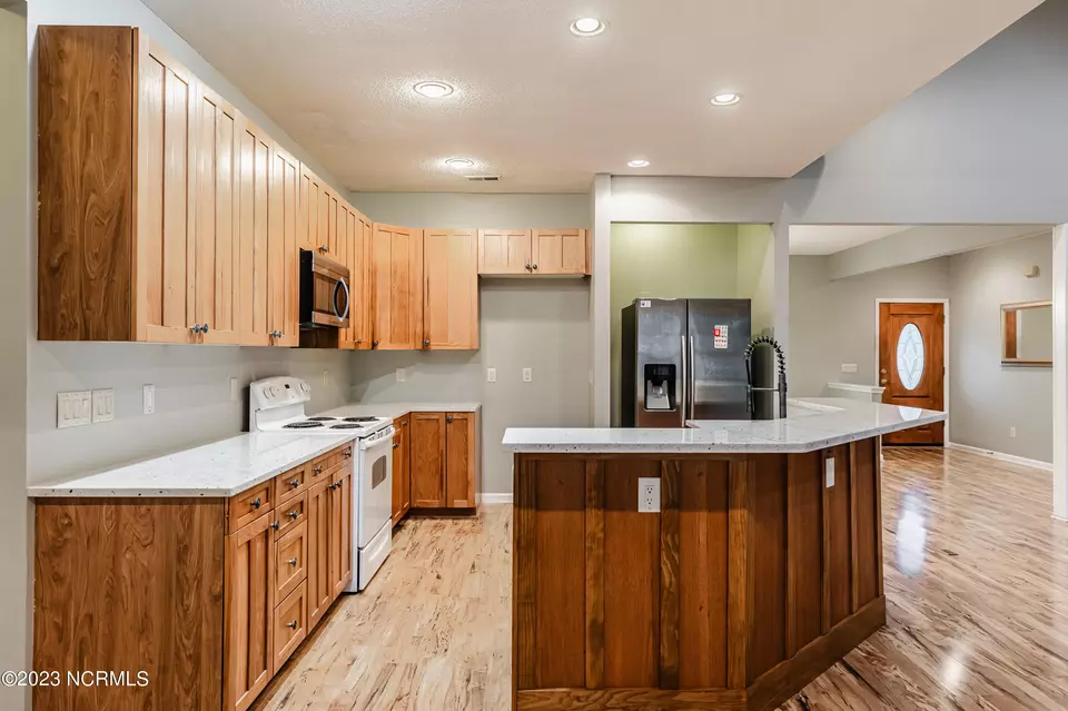  409 Tate Lake Dr, Southport, NC 28461 photo 8