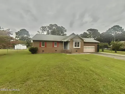 2527 Old English Ln, Kinston, NC 28504