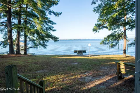 2437 Bayview Rd, Bath, NC 27808 photo 3