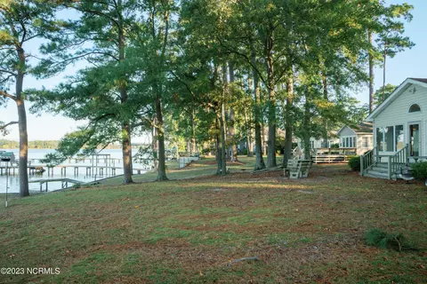 2437 Bayview Rd, Bath, NC 27808 photo 4