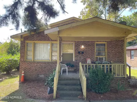 1208 Elvie St SE, Wilson, NC 27893