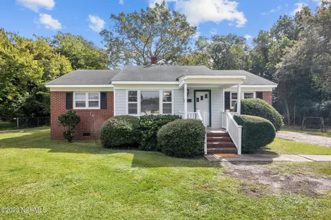 121 Nunn St, Havelock, NC 28532