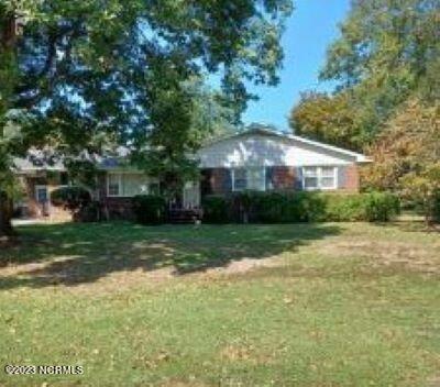 2206 Stanton Rd, Kinston, NC 28504