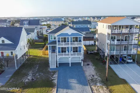 1911 N New River Dr, Surf City, NC 28445