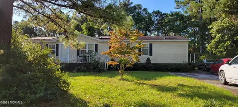307 Five Aprils Dr, Swansboro, NC 28584