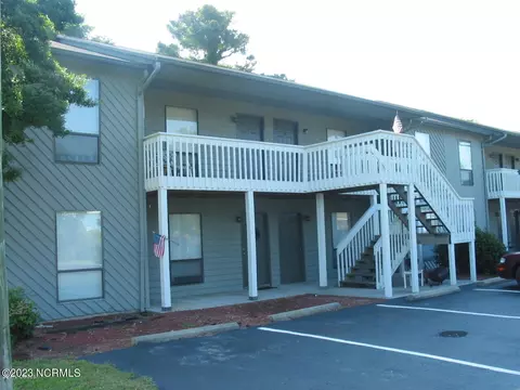3309 Bridges St, Morehead City, NC 28557
