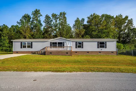 103 R B Ct, Chinquapin, NC 28521