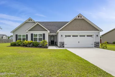 203 Gladstone Dr, Jacksonville, NC 28540