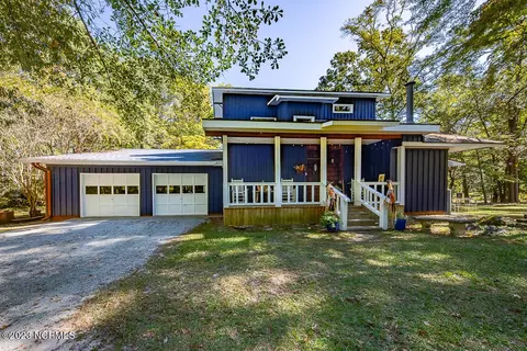 1992 Hoods Creek Rd, New Bern, NC 28562