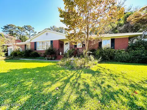 209 Fenton Pl, Jacksonville, NC 28540